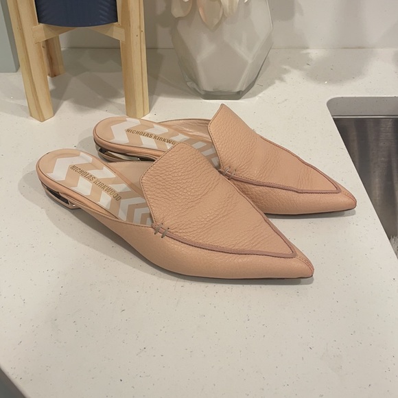 Nicholas Kirkwood Beya Mules in Powder (soft pink) - Picture 3 of 12